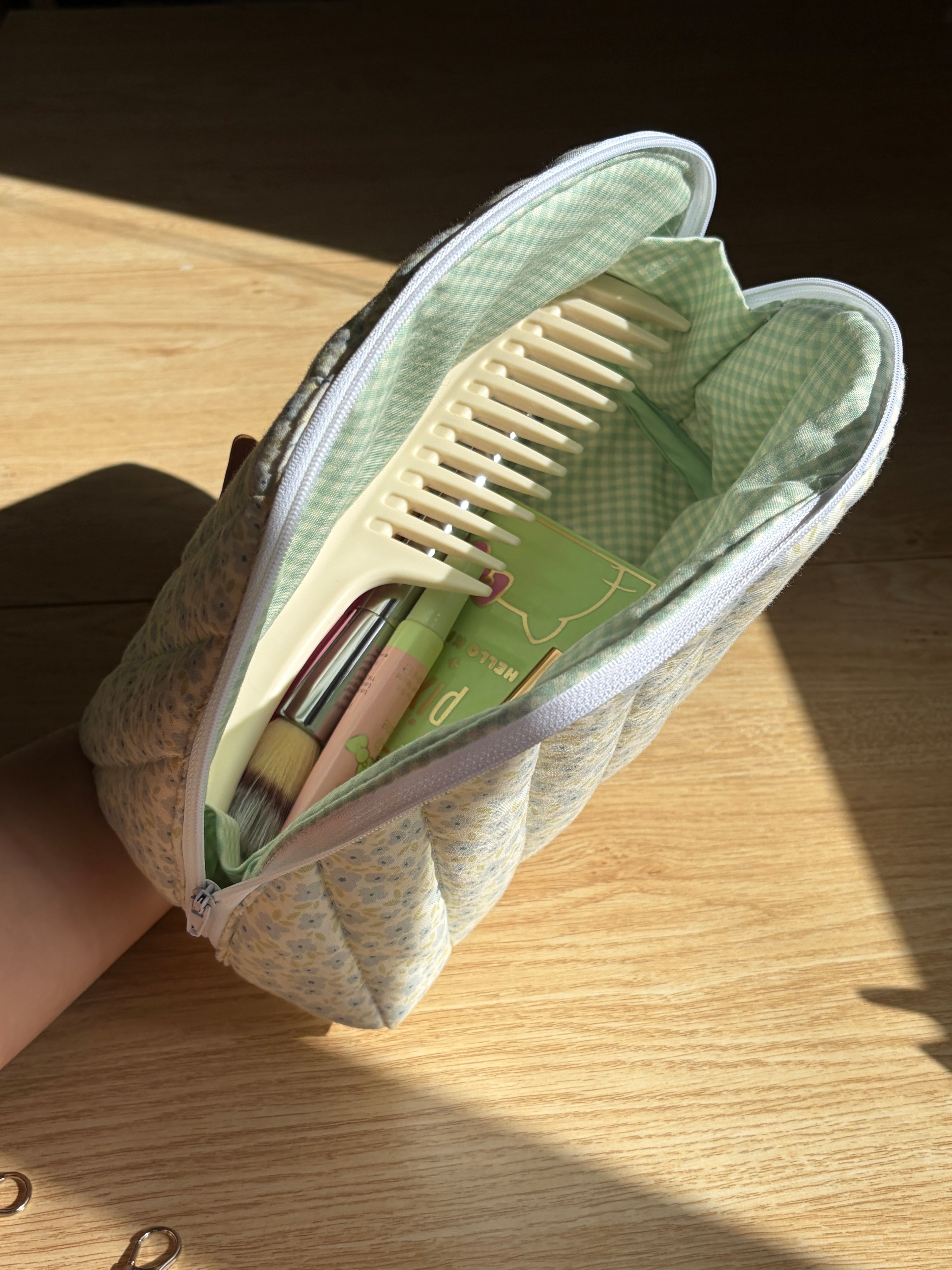 Blue Picnic Large Clamshell Pouch