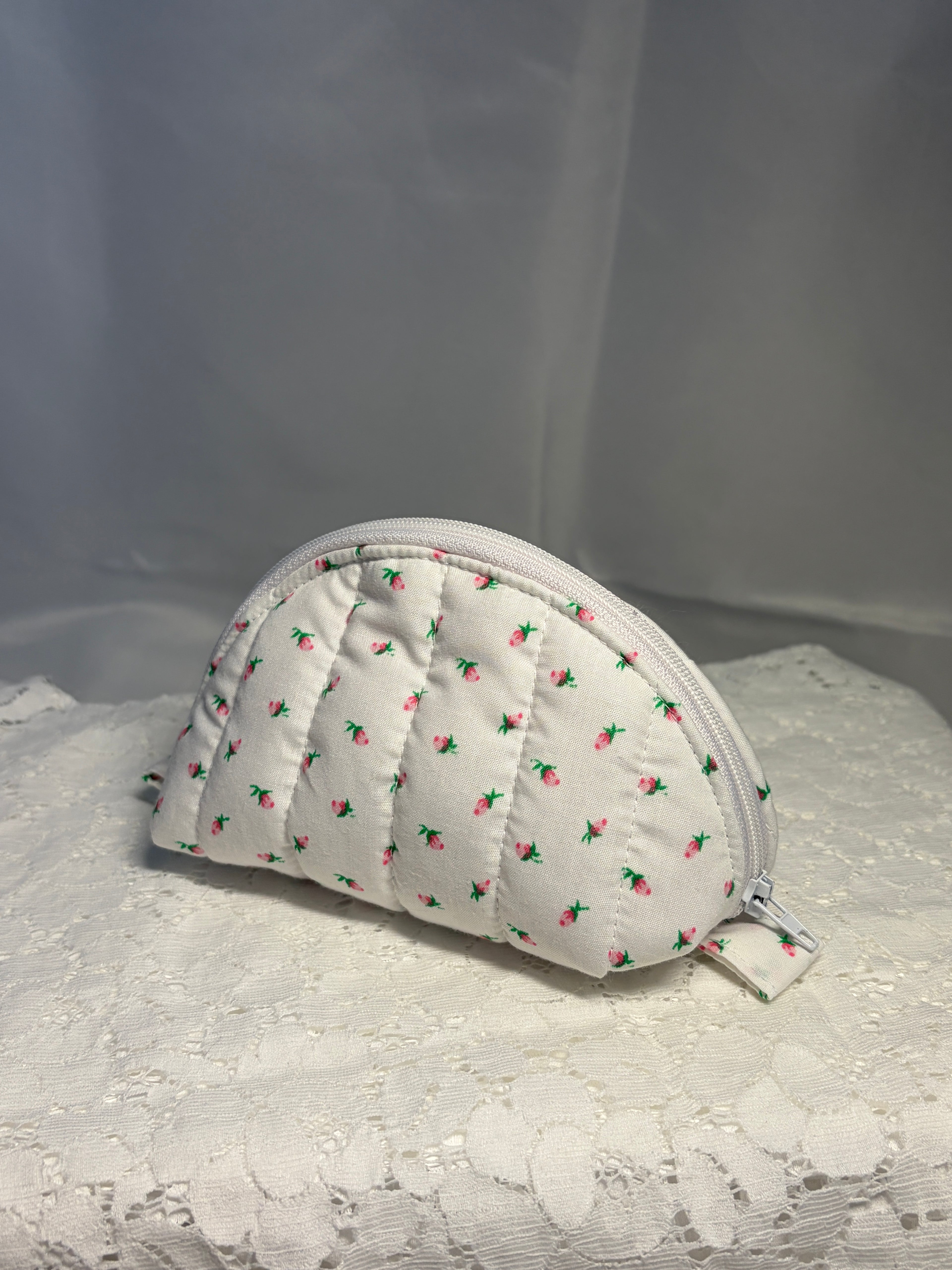 Mini Rose Small Clamshell Pouch