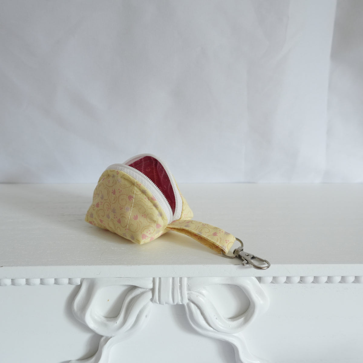 Daffodil Airpod Case