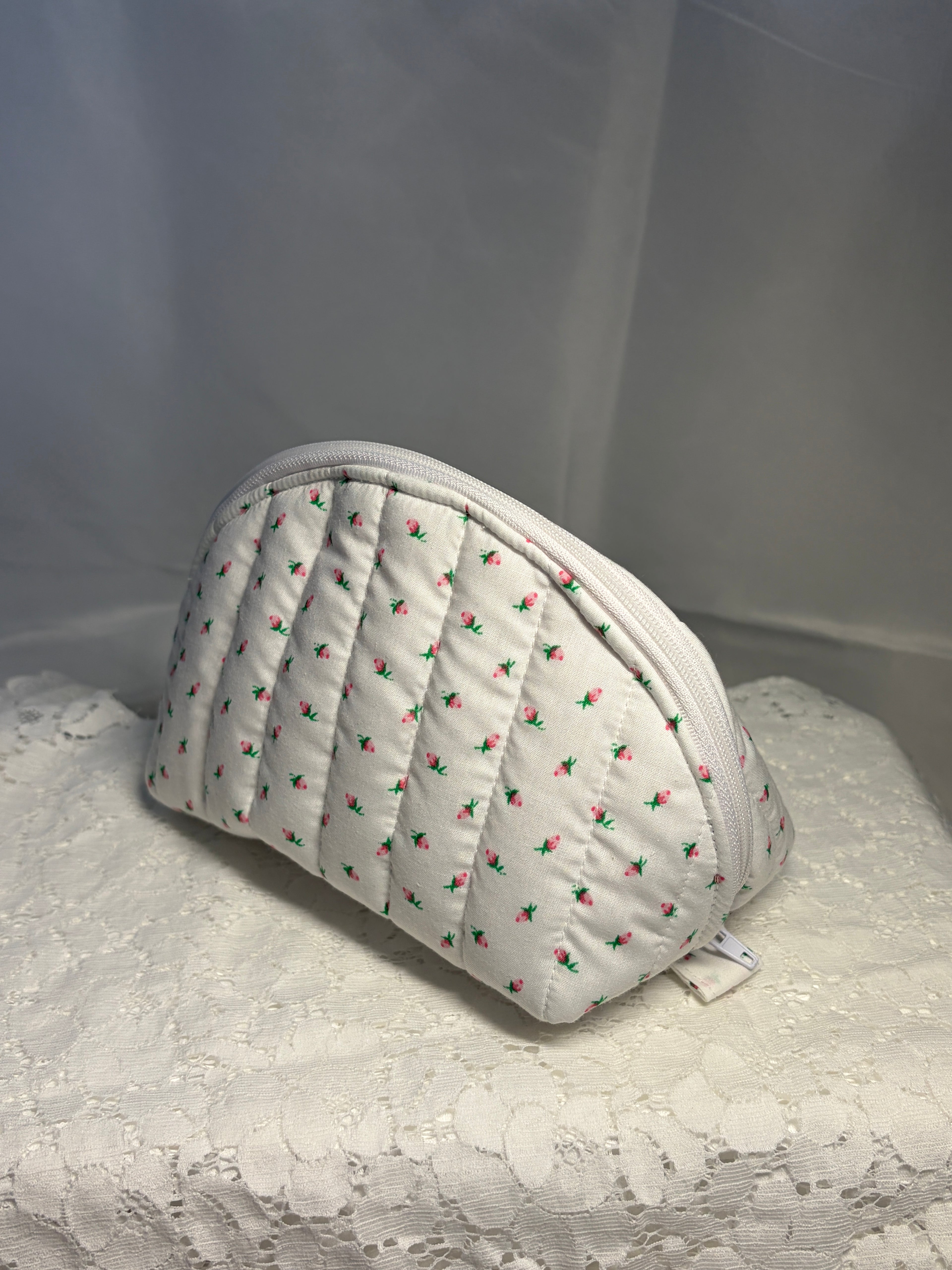 Mini Rose Medium Clamshell Pouch