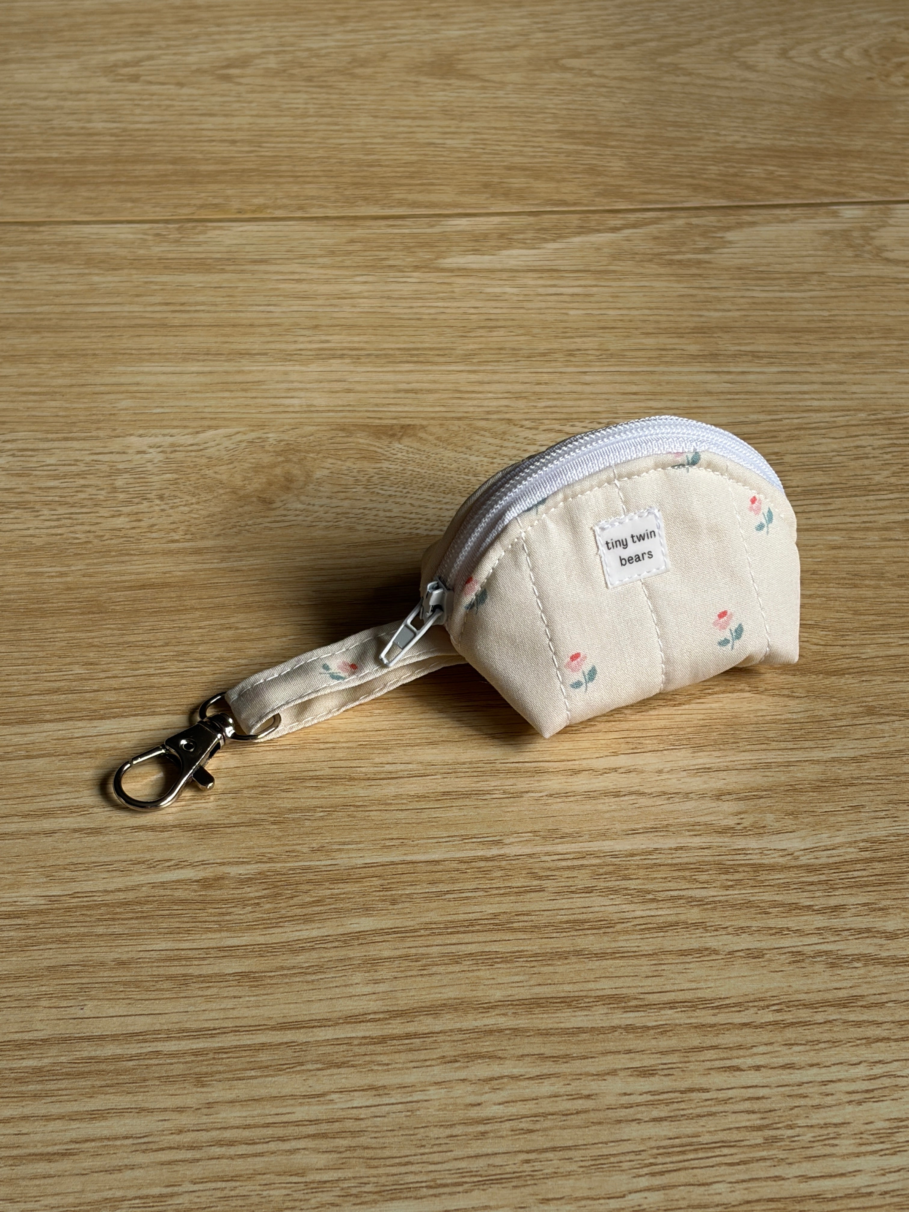 Dainty Floral Quilted Keychain Clam Pouch