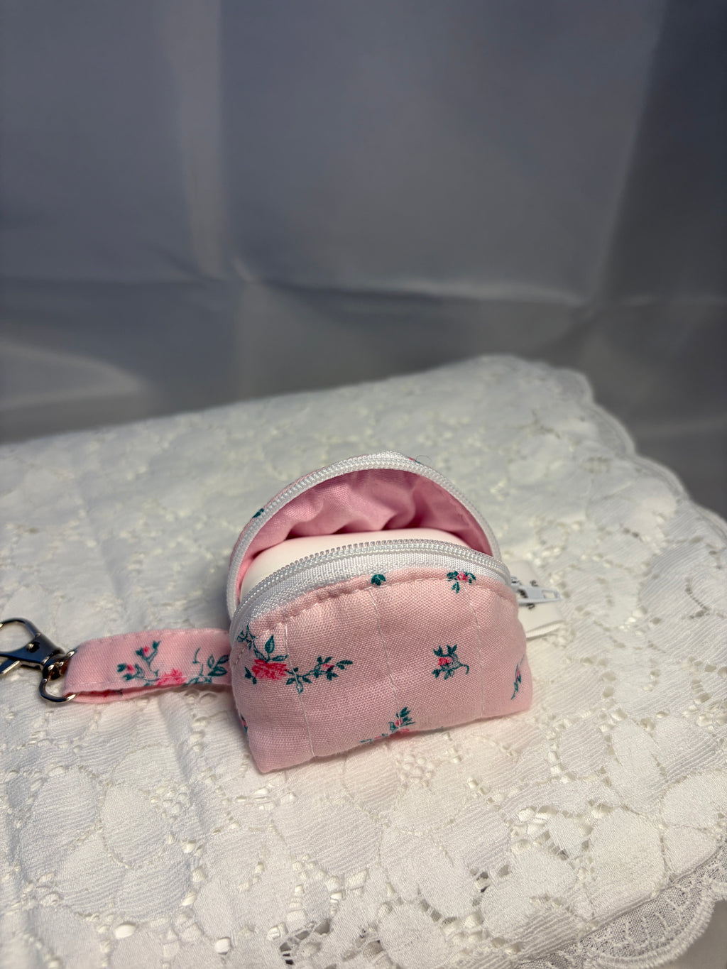 Rose Vintage Airpod Case