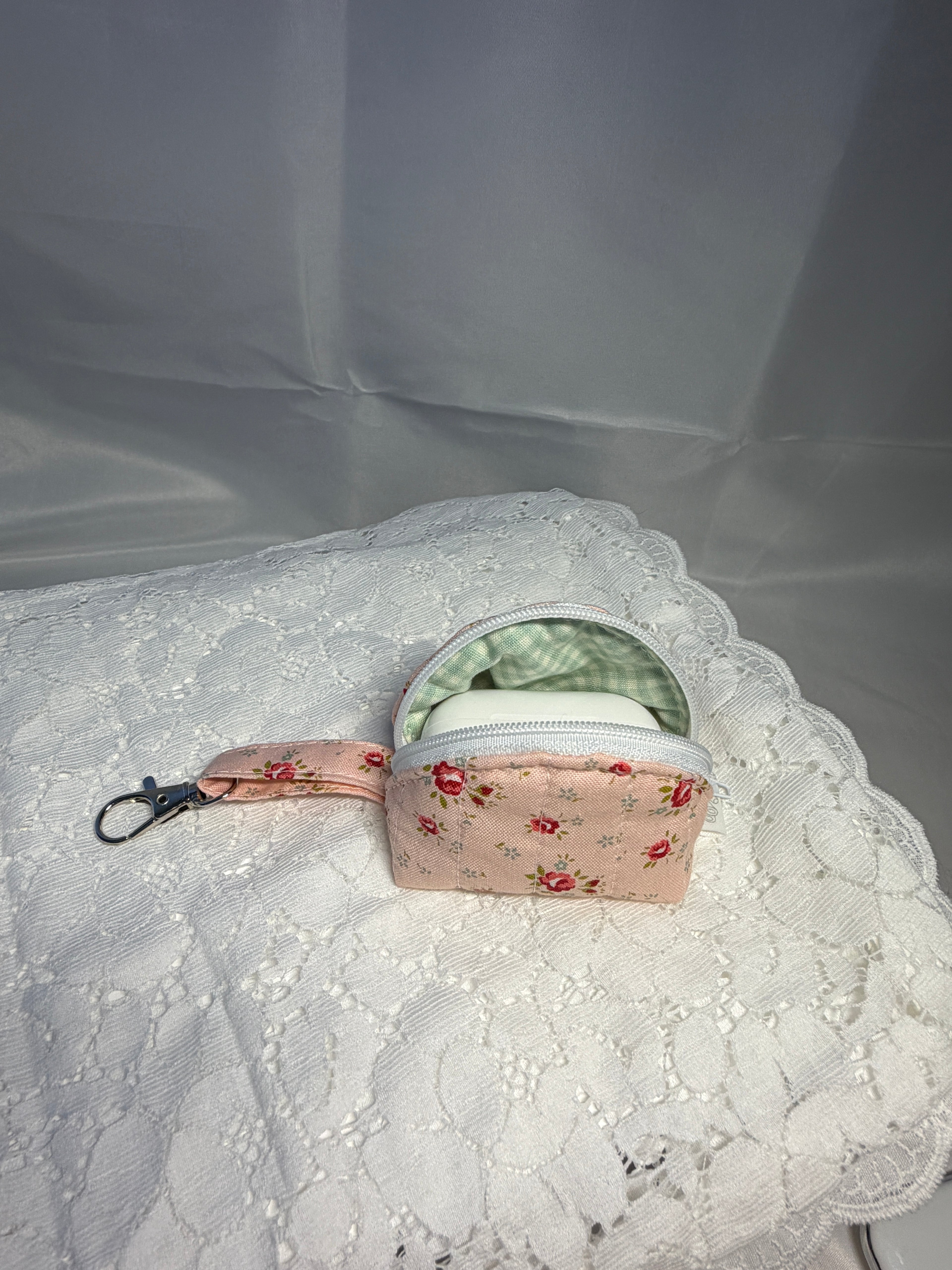 Rosette Airpod Case