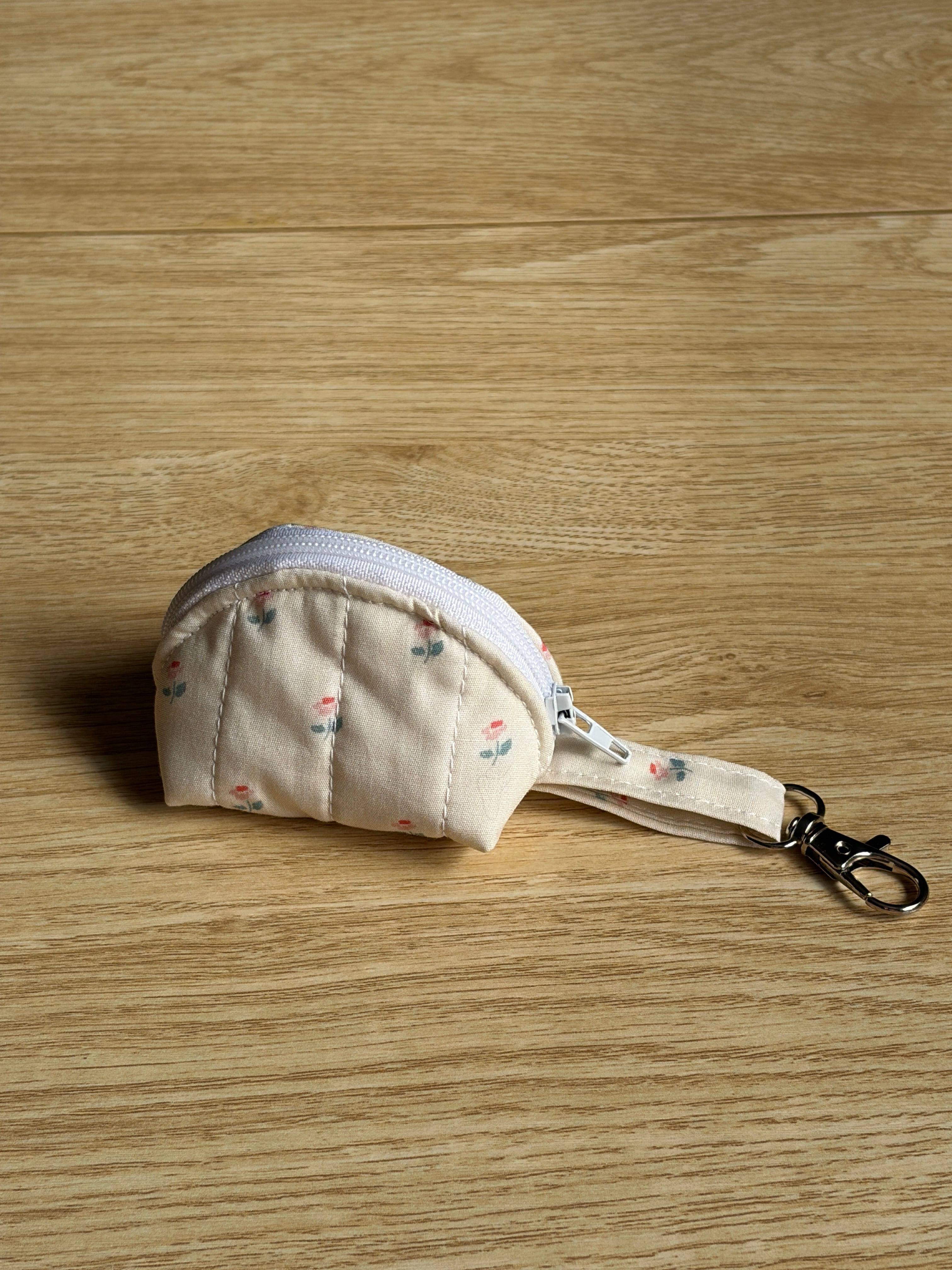 Dainty Floral Quilted Keychain Clam Pouch
