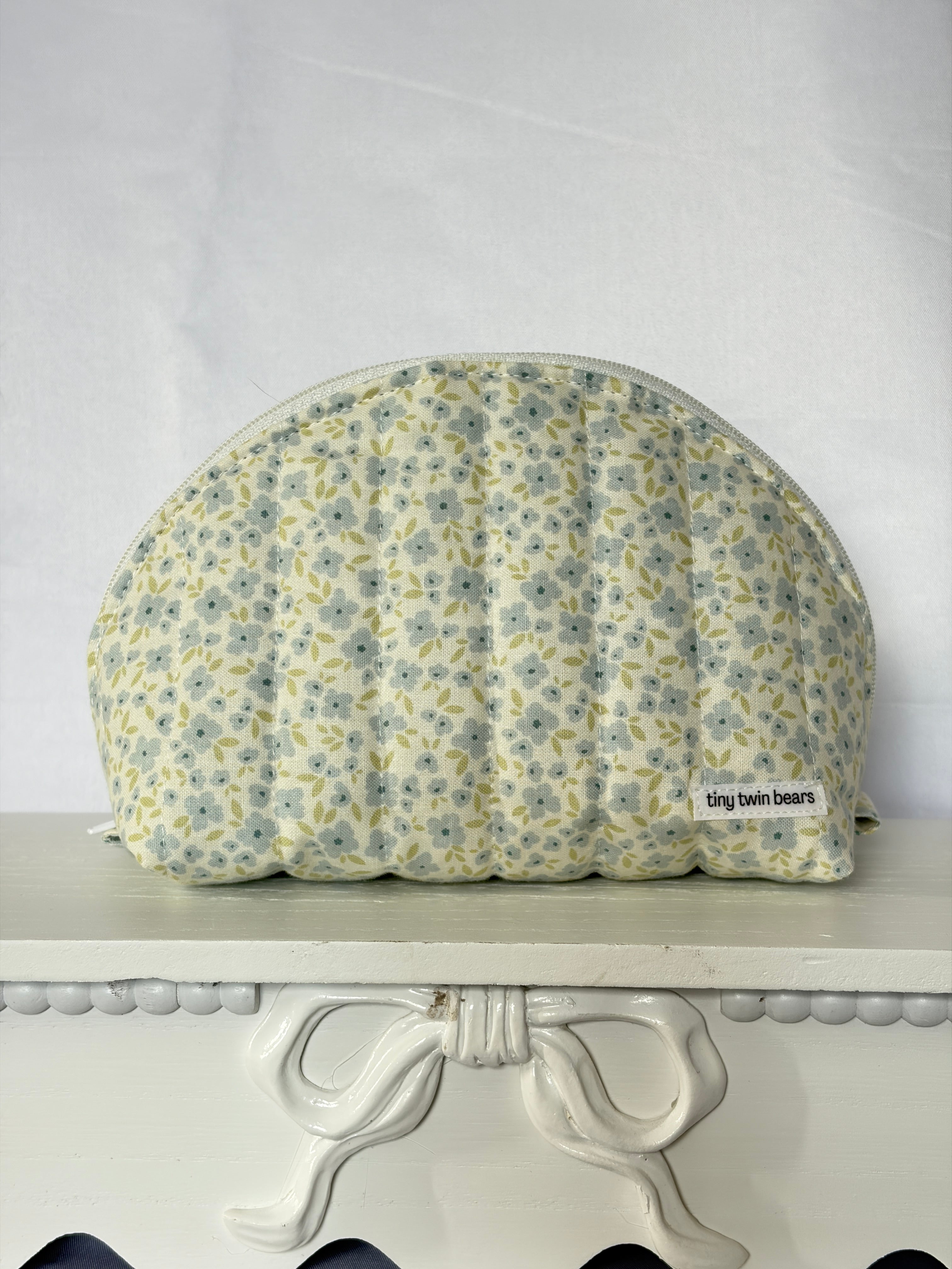 Blue Picnic Medium Clamshell Pouch