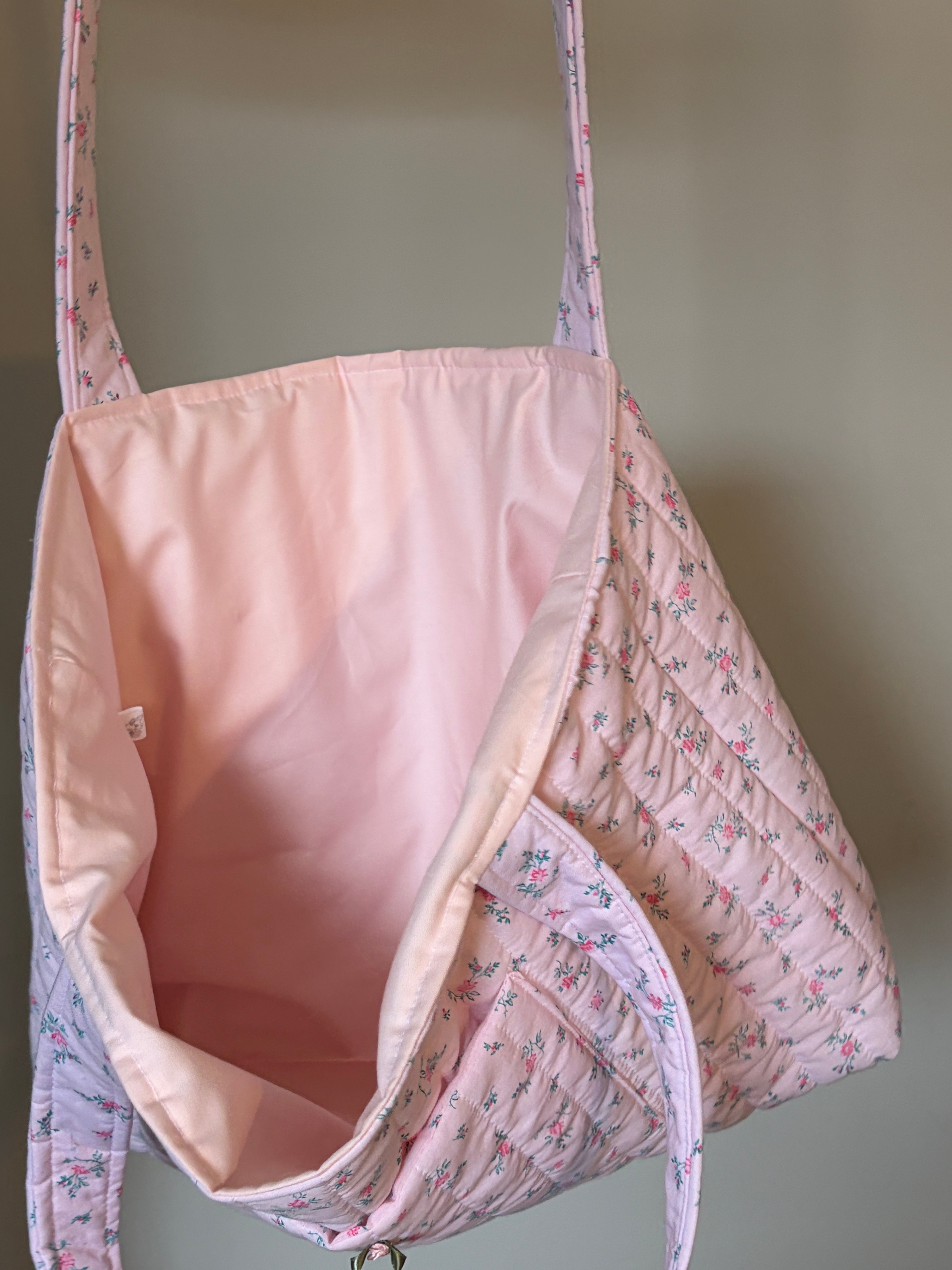 Vintage Rose Bushes - Extra-Large Tote Bag