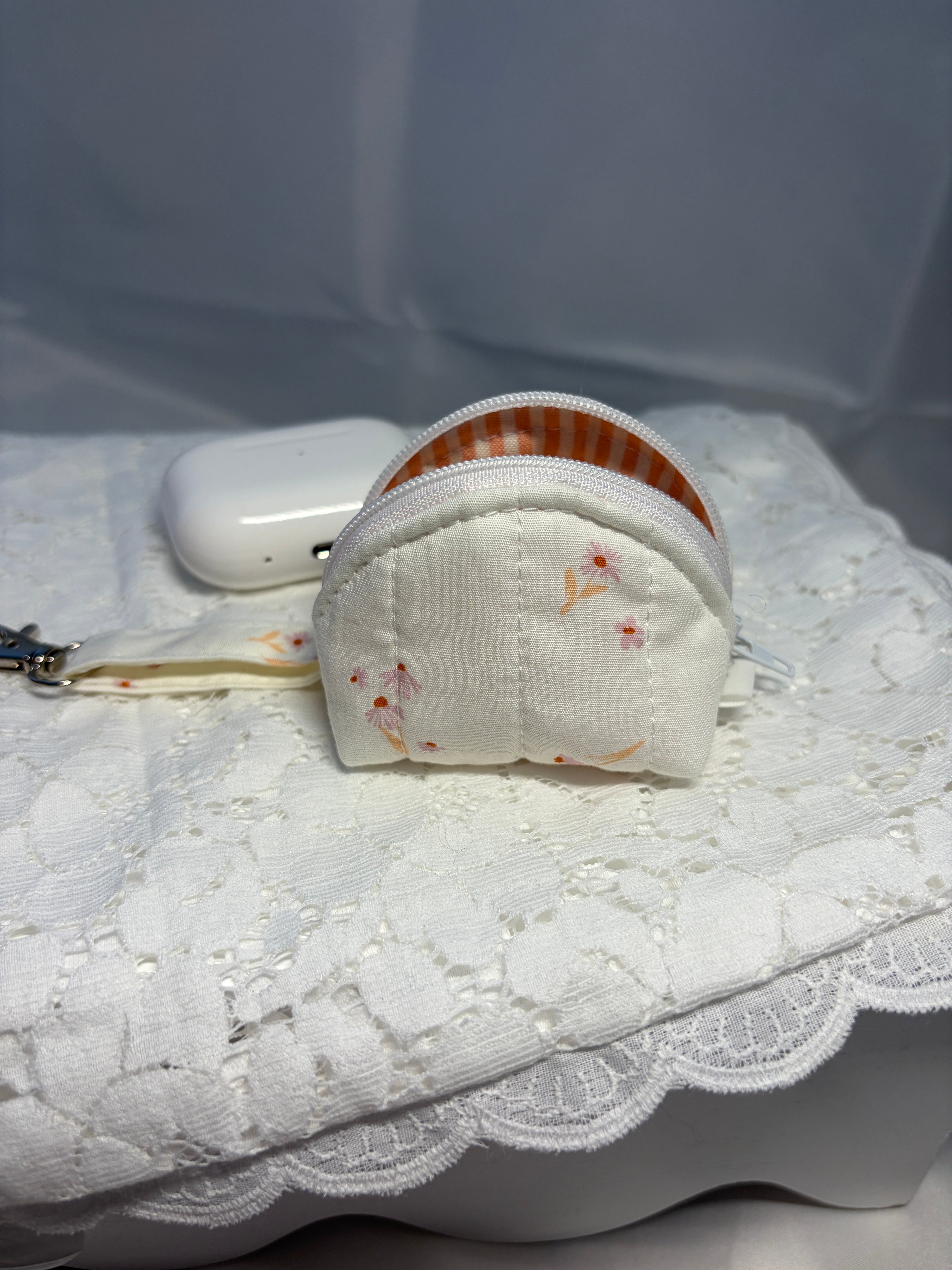 Dandelion Airpod Case