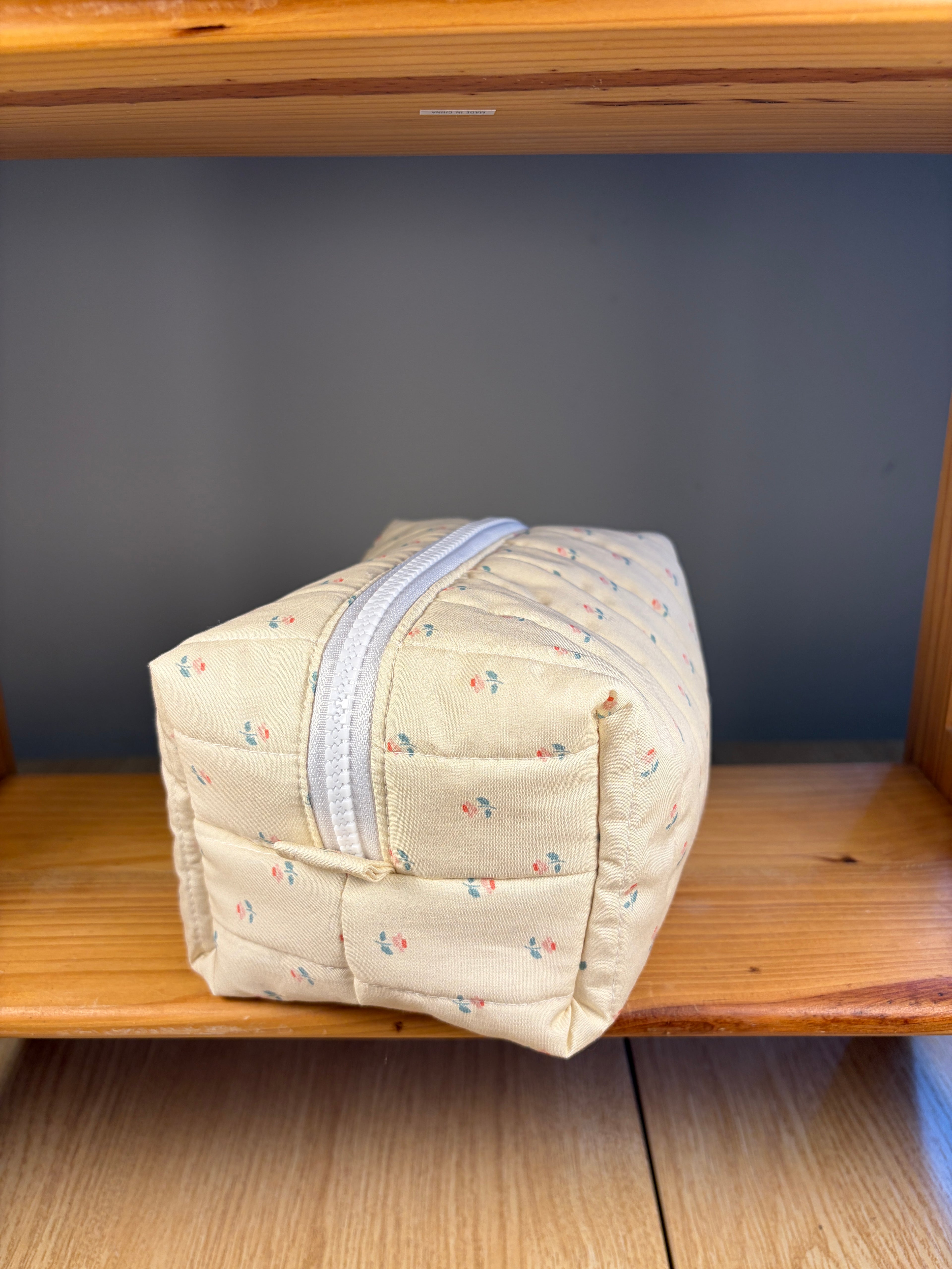 Dainty Floral Boxy Makeup Bag