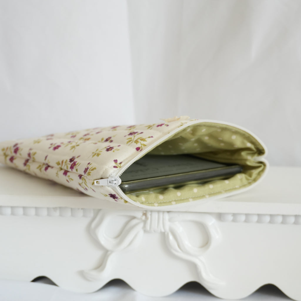 Trellis Flowers Kindle Sleeve