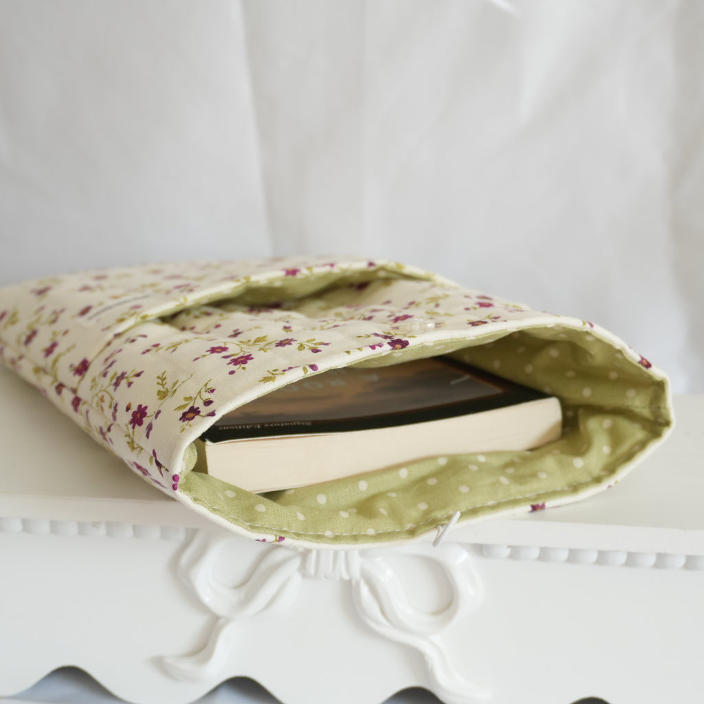 Trellis Vines Book Sleeve