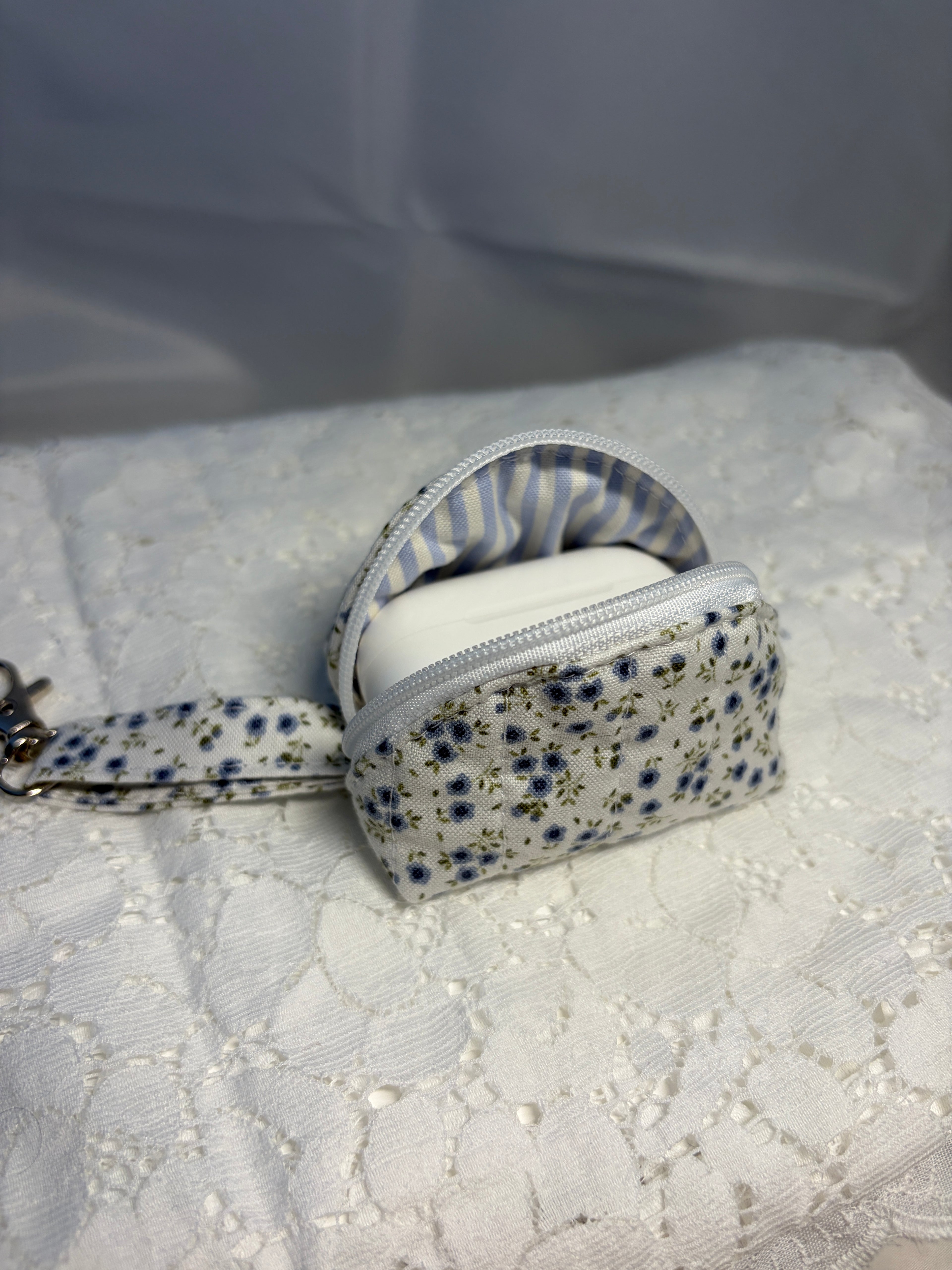 Periwinkle Airpod Case