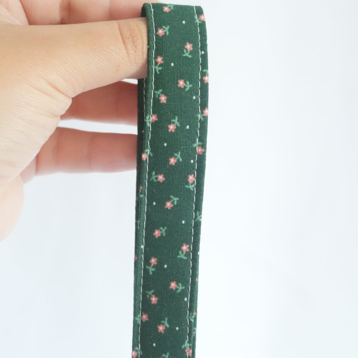 Tiny Green Floral Wristlet