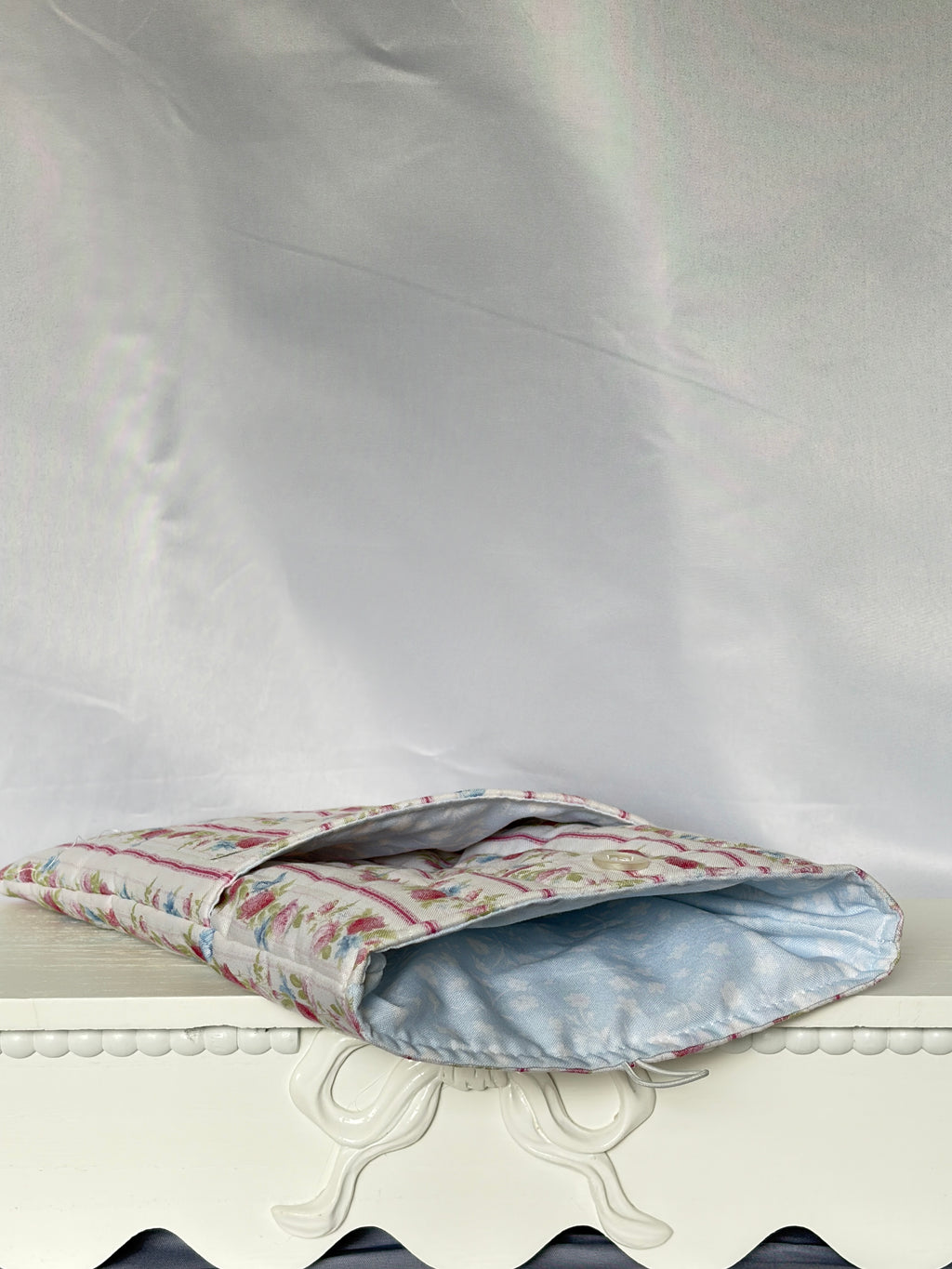 Floral Vines Quilted Book Sleeve