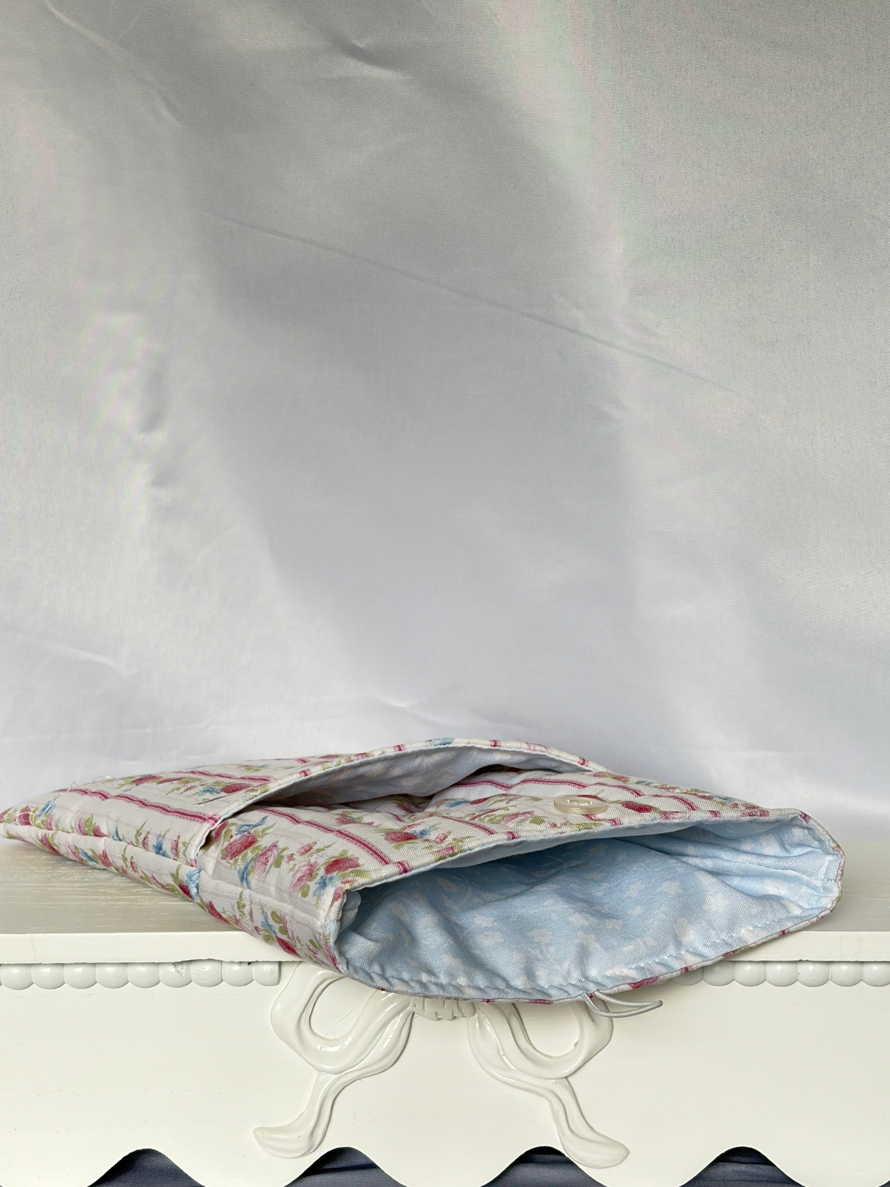 Floral Vines Quilted Book Sleeve