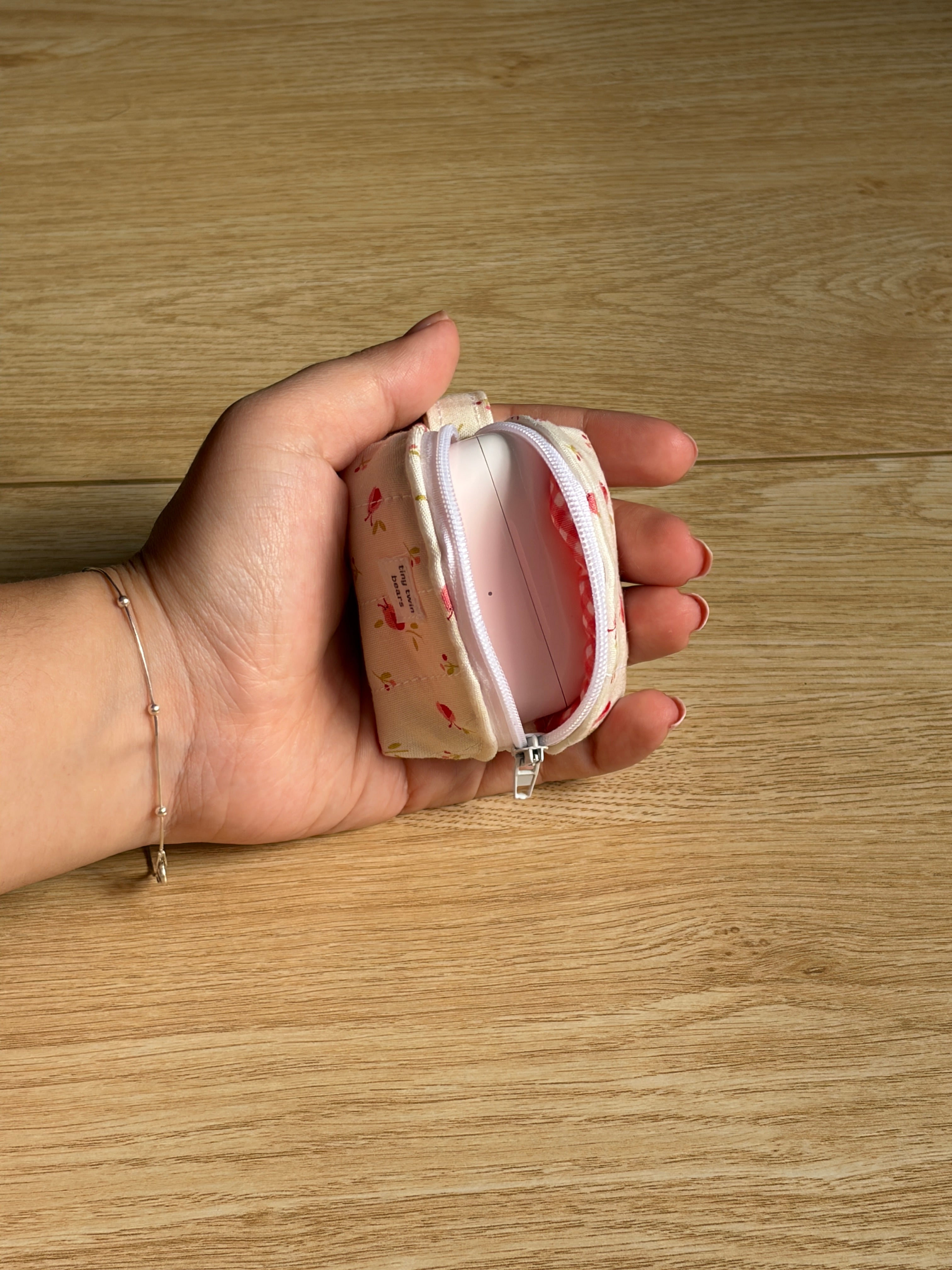 Lady Bug Quilted Keychain Clam Pouch