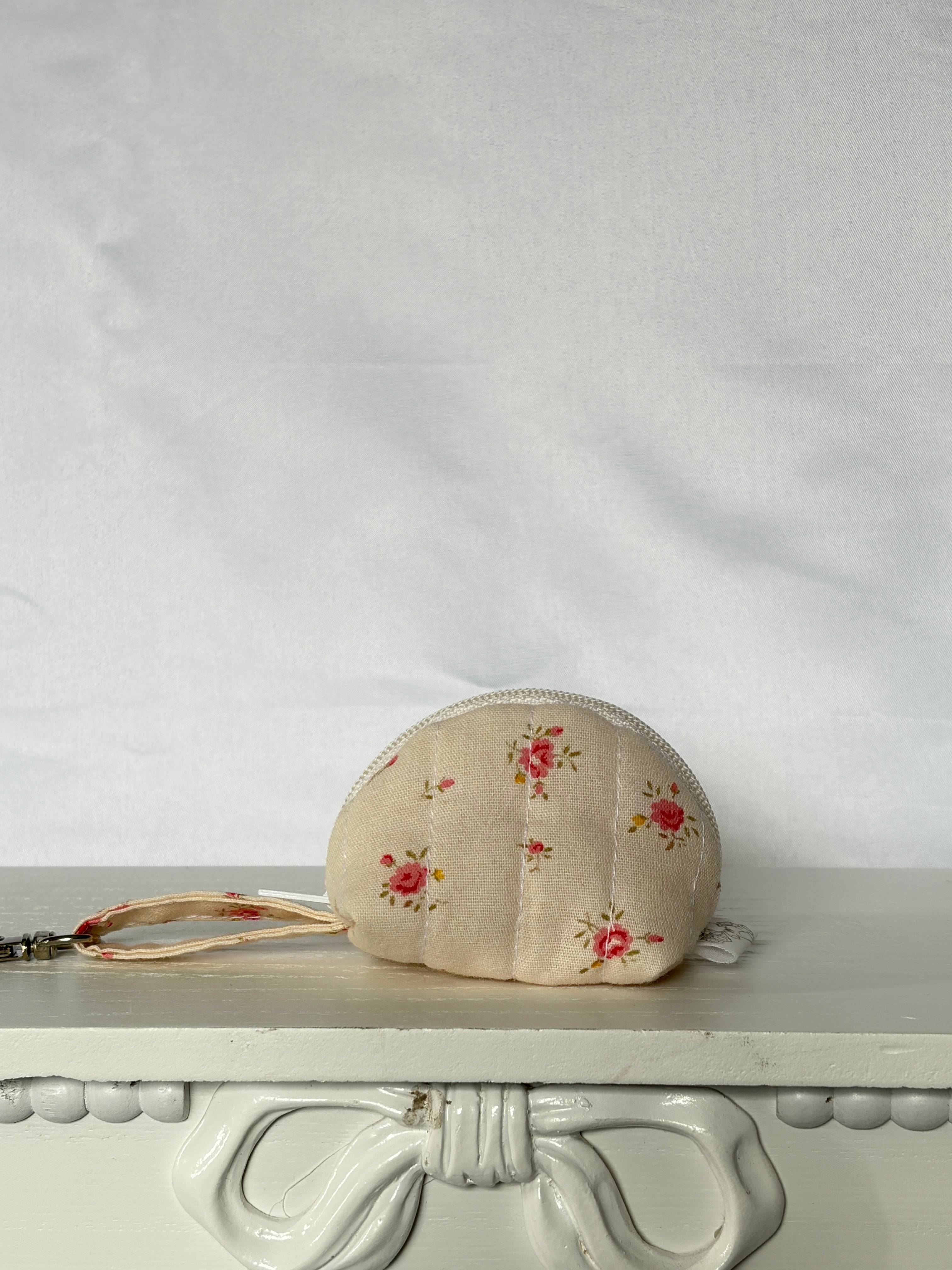Vintage Cream AirPod Case