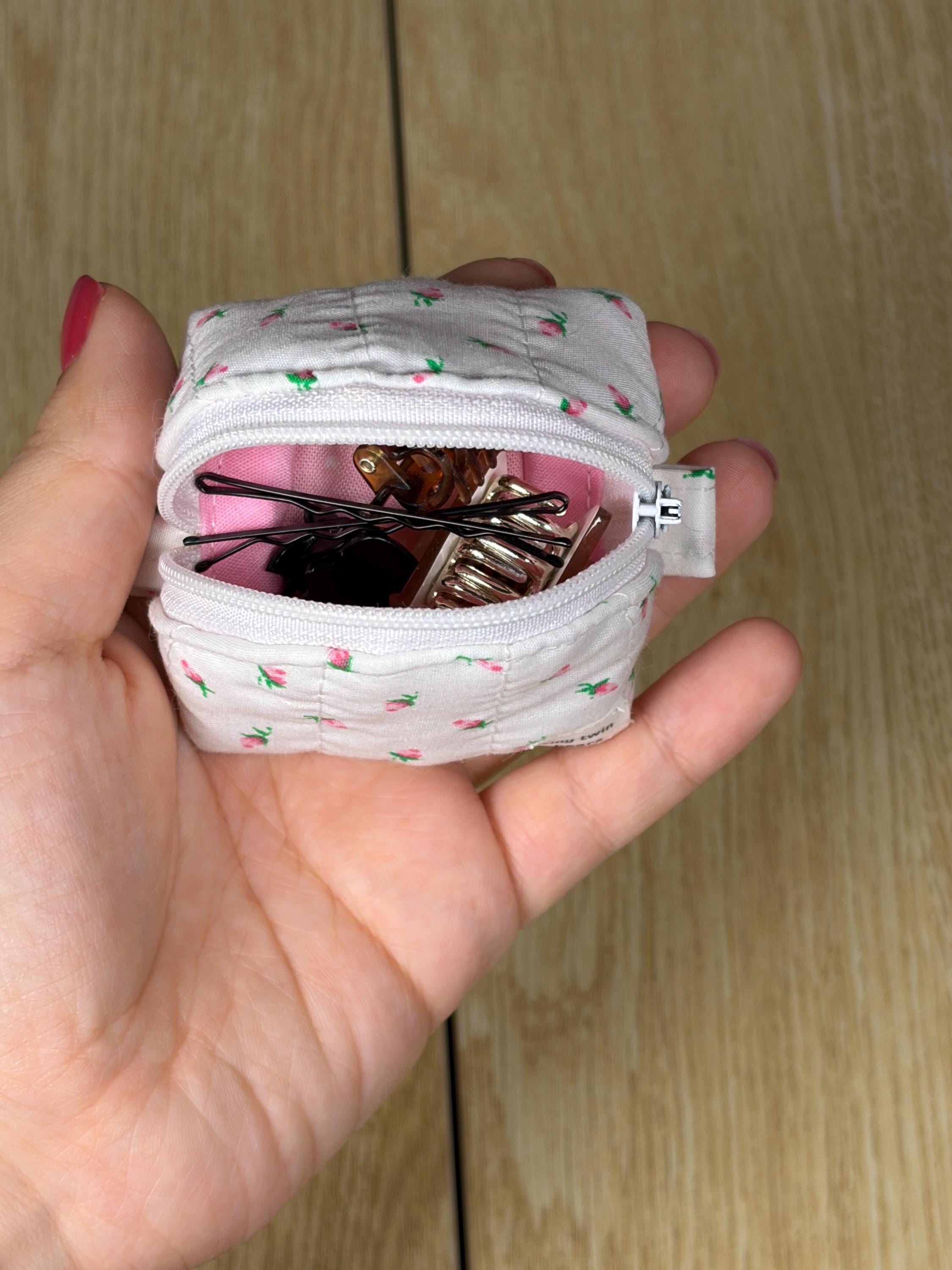 Quilted Keychain Clam Pouch